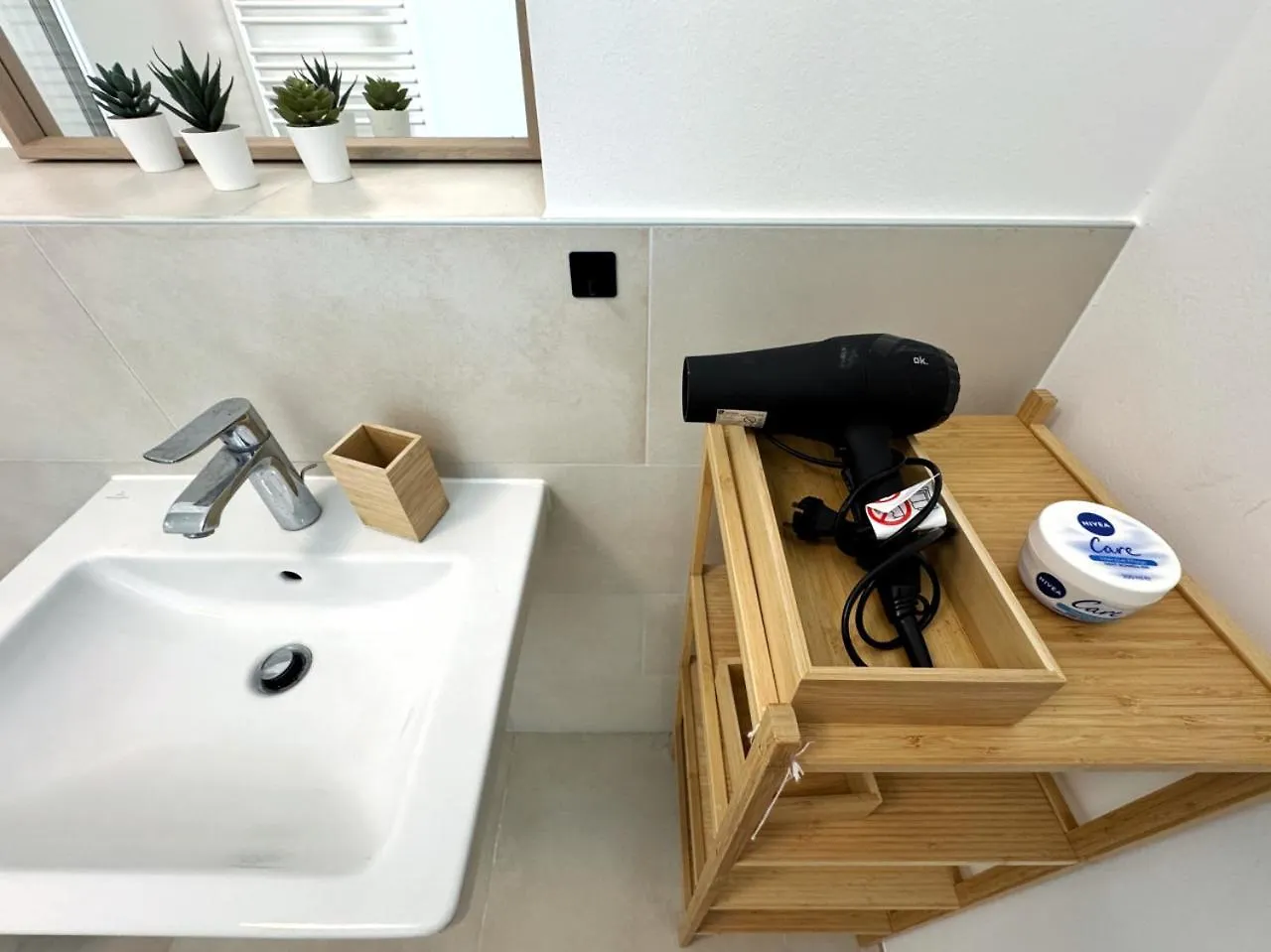 Holidayhome Apartments I Airport Deluxe Condo With Terrace Schönefeld 0*,