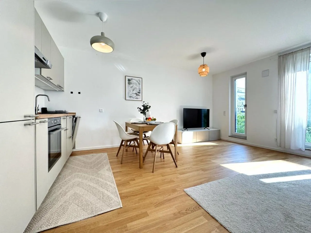 Holidayhome Apartments I Airport Deluxe Condo With Terrace Schoenefeld